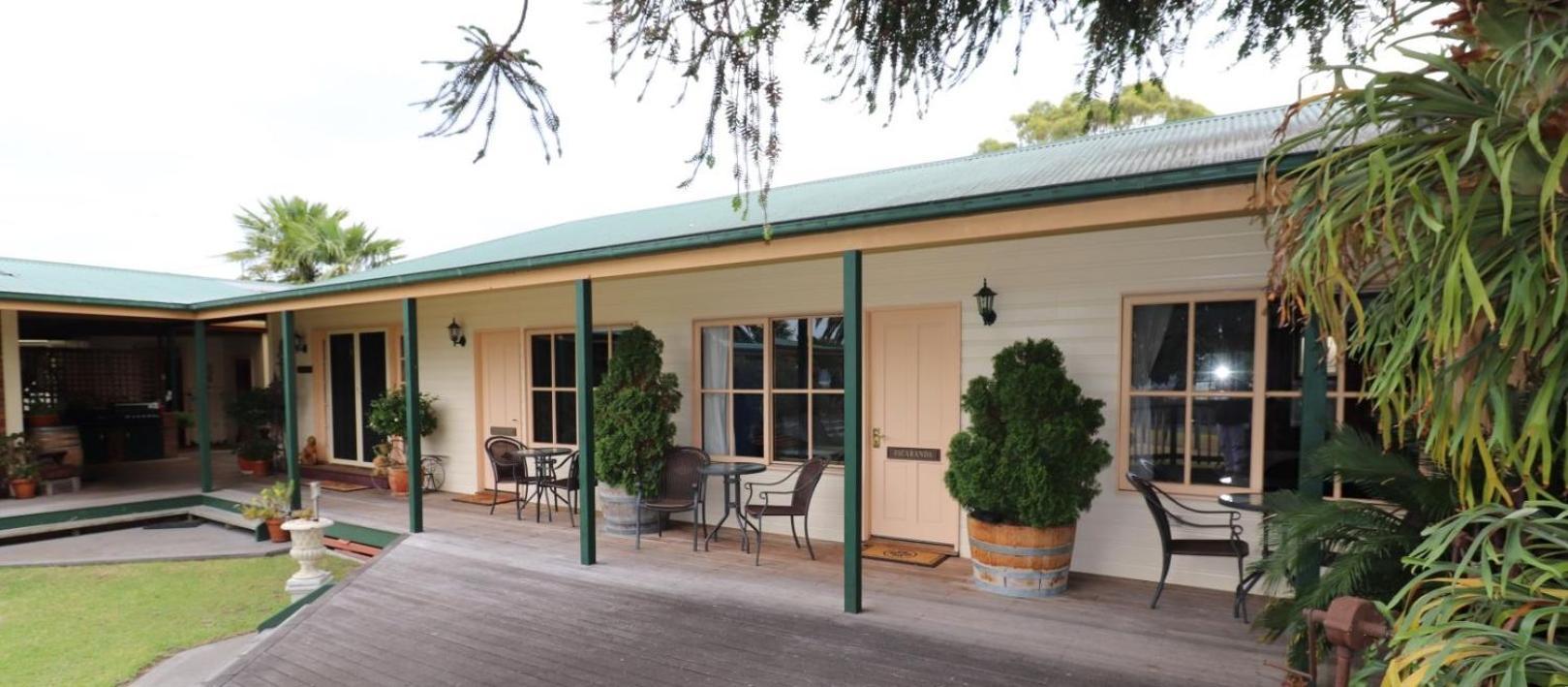 Snowy River Homestead Newmerella ภายนอก รูปภาพ